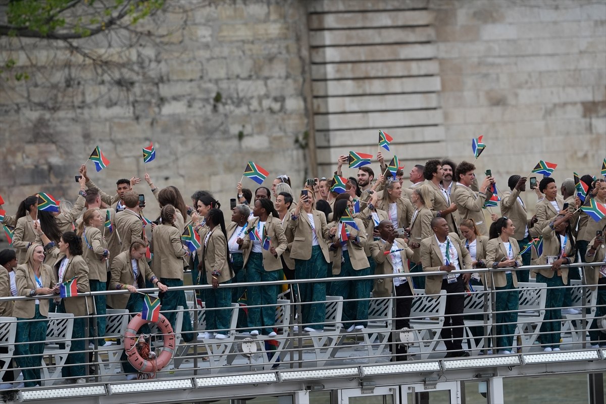 Paris Olimpiyat Oyunlar N N A L T Reni Tak Mlar Sen Nehri