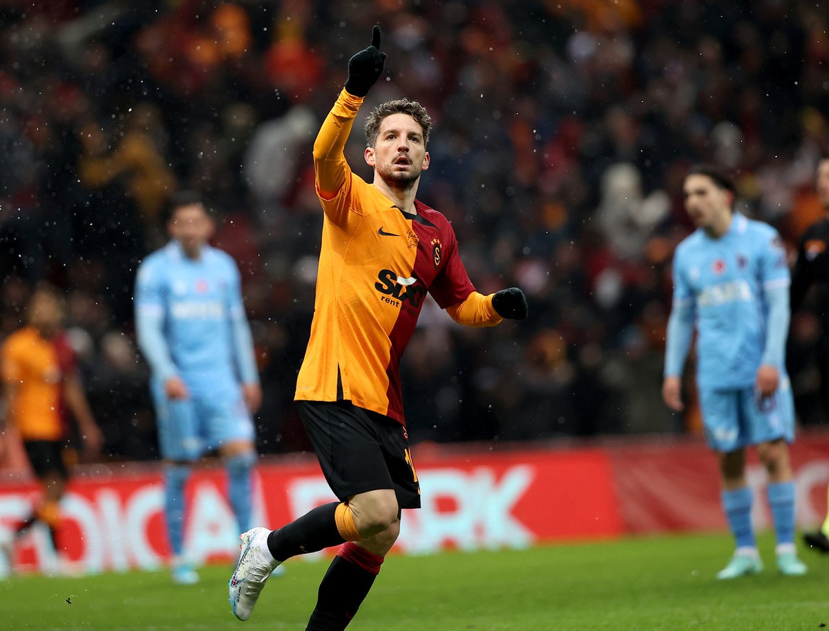 Galatasaray da Dries Mertens dönüyor