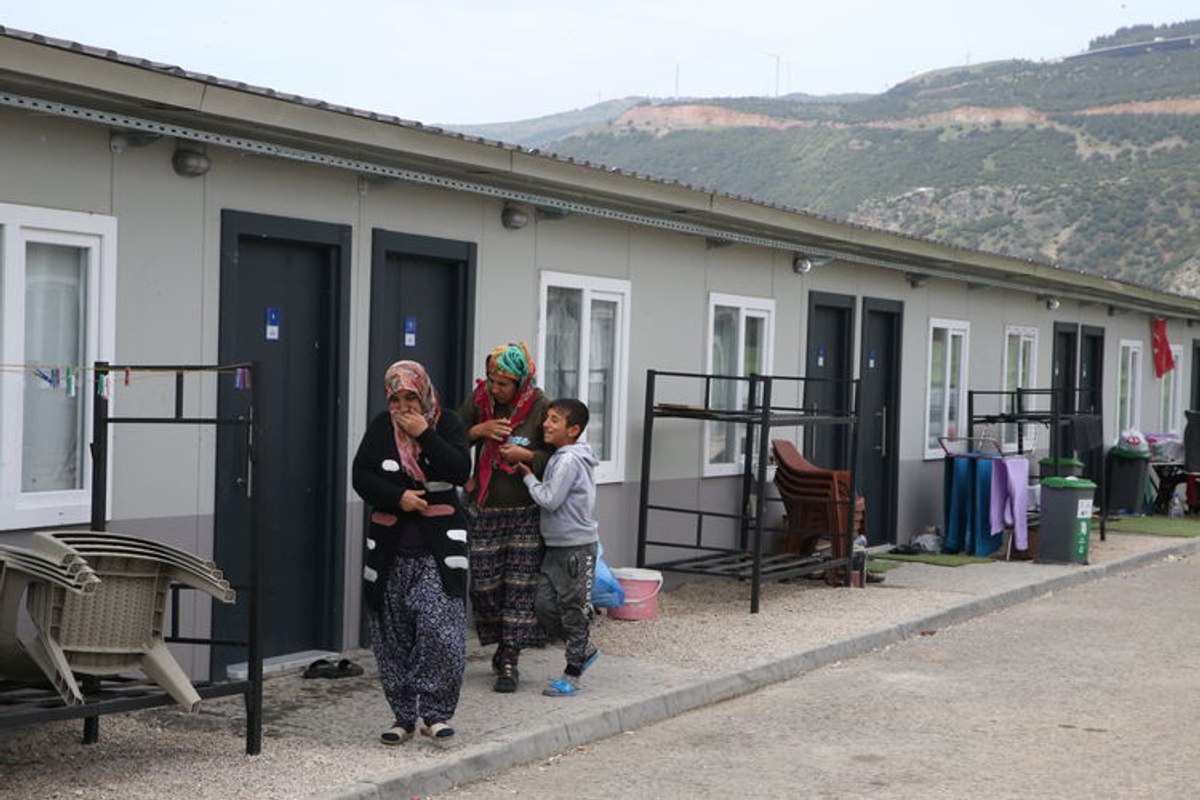 Nurda Ve Slahiye De Ad Rda Ya Ayan Depremzedeler Konteynere Ge Meye