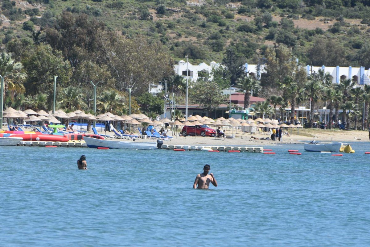 Bodrum da bayram hareketliliği yaşandı Plajlar doldu taştı