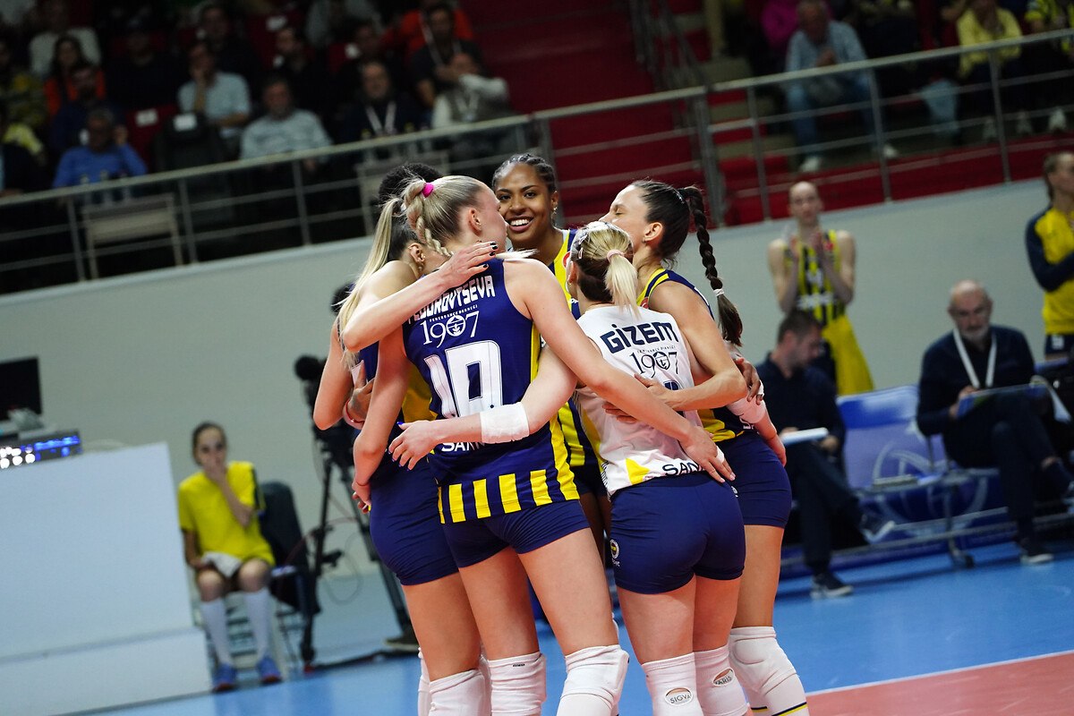 Final serisinin ilk maçında Fenerbahçe Eczacıbaşı nı yendi