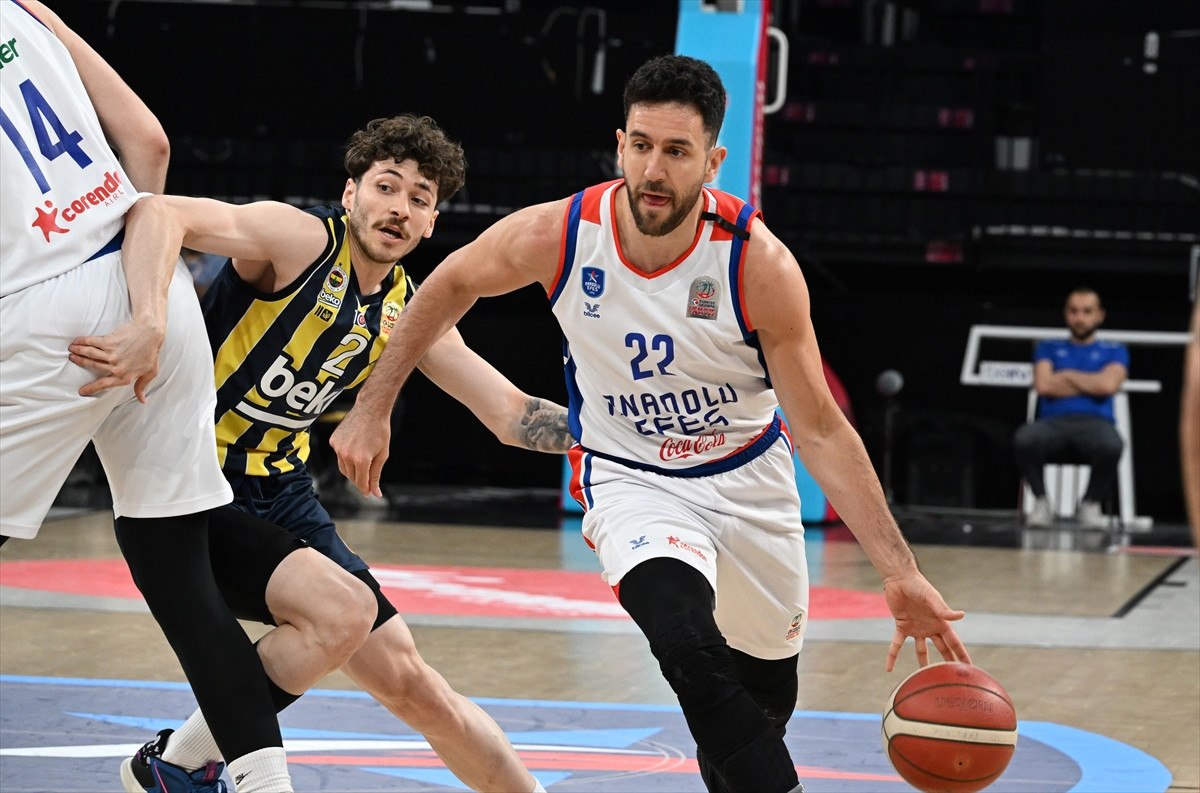 Anadolu Efes Fenerbah E Kar S Nda Galip Geldi