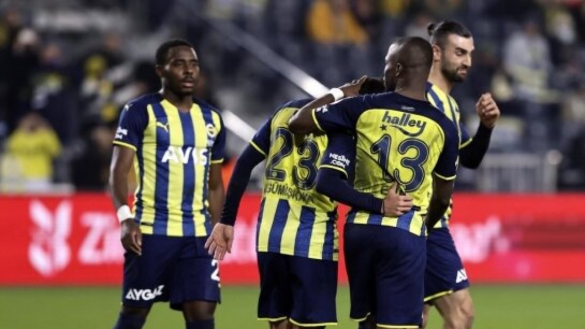 Fenerbah E Adana Demirspor Ma N N Ilk Leri