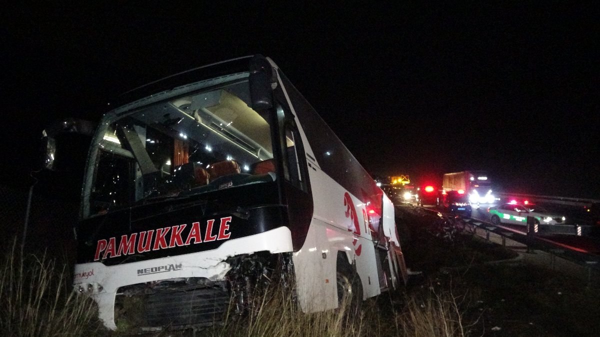 Bursa da yolcu otobüsü yoldan çıktı 36 yolcu ölümden döndü