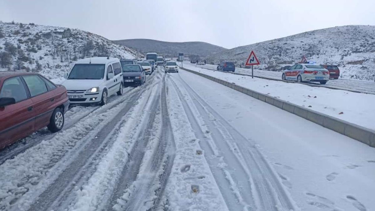 Afyonkarahisar Da Ya An Dolu Trafi I Olumsuz Etkiledi