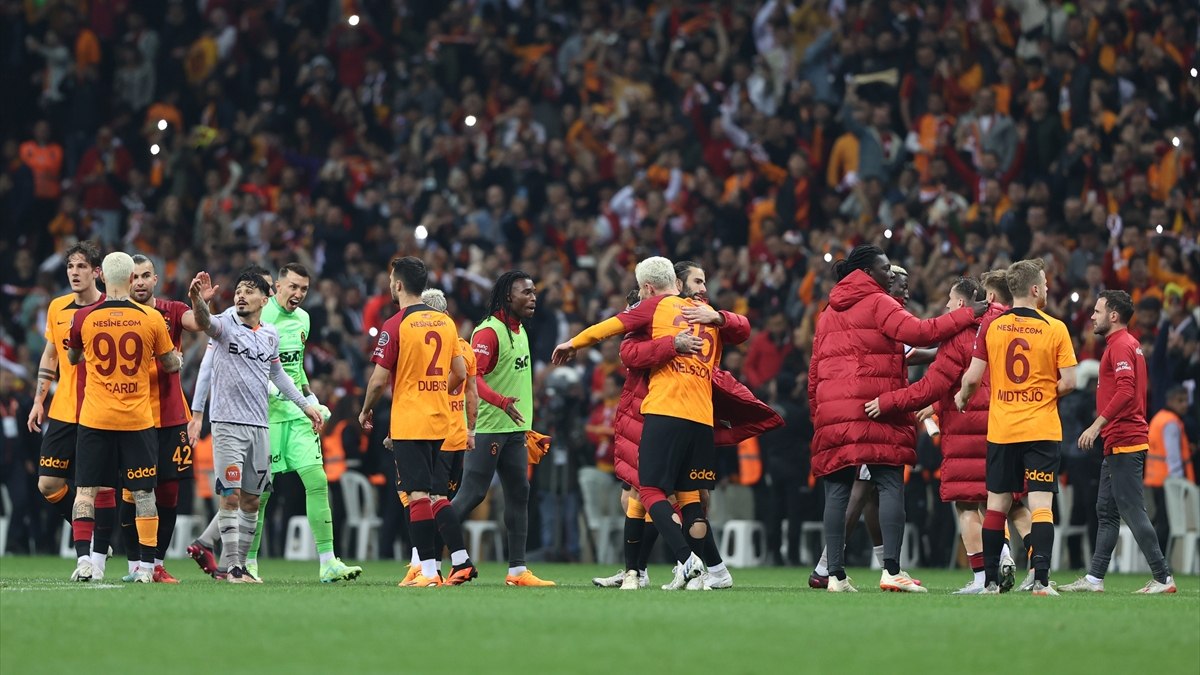 Galatasaray Da May S Ay Na Dikkat Ma Ta Galibiyet