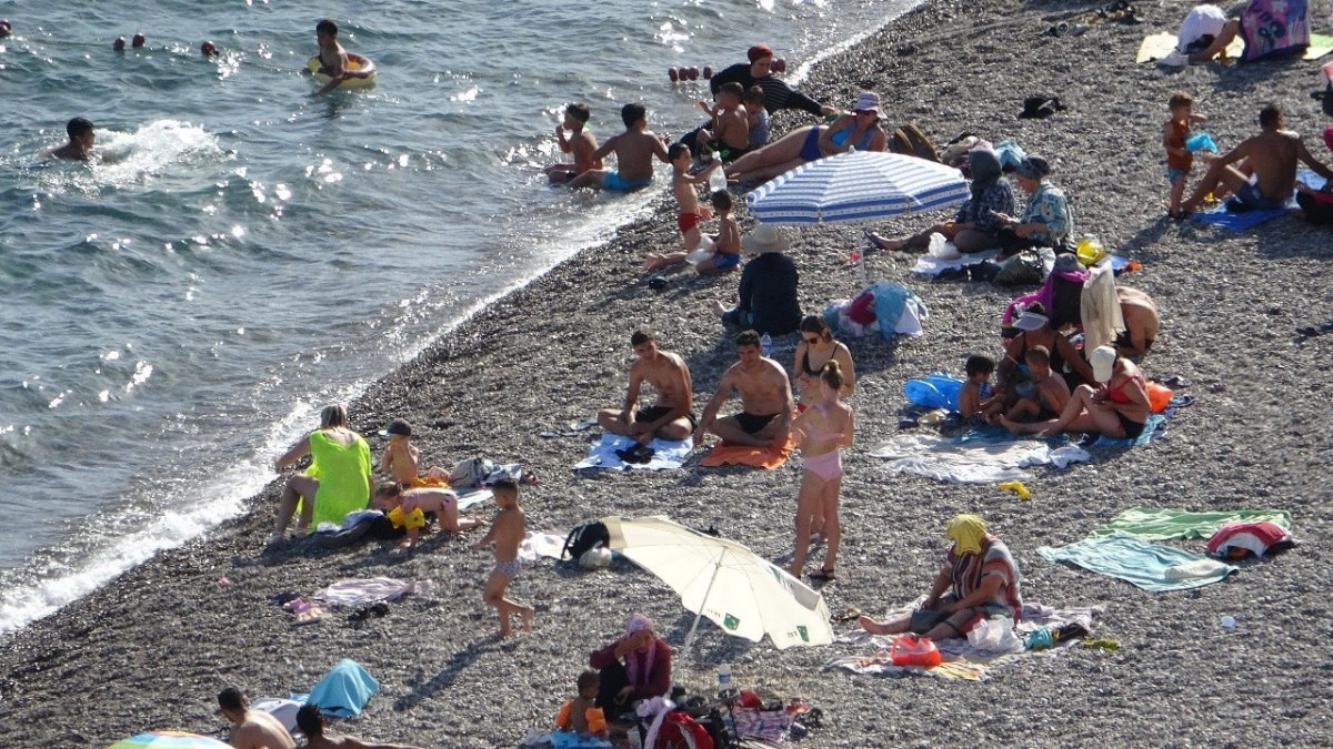 Eylül sonunda Antalya da yaz havası Sıcaklık 40 derece