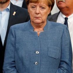 Merkel yüzde on oy kaybetti