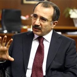 Eski Bakan Ömer Dinçer'in evine hırsız girdi