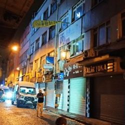 Fatih'te iş hanında yangın: 1 ölü