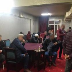 İstanbul'da yasağa rağmen kahvehanede yakalandılar