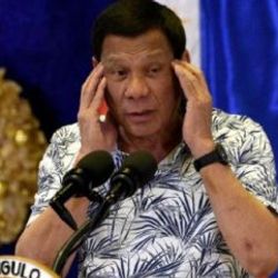 Duterte: Koronavirüs önlemlerine uymayanları vurun
