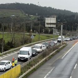 İstanbul'un giriş ve çıkışında araçlar kontrol ediliyor