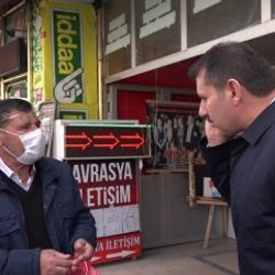 Sokağa çıkması yasaktı, valiye yakalandı