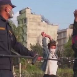 Nepal polisinden ilginç yakalama yöntemi