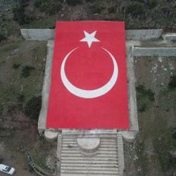 Afrin Bülbül'e Türk bayrağı işlendi