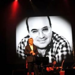 Zülfü Livaneli Harbiye'de yağmura rağmen konser verdi İZLE