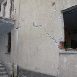 Dünyada ilk kez boşaltılmış binada deprem deneyi yapıldı