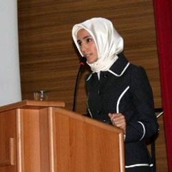 Sümeyye Erdoğan 28 Şubat sürecinde yaşadıklarını anlattı