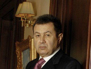 Mehmet Emin Karamehmet Kimdir?