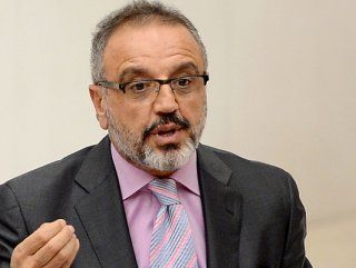 Sırrı Sakık kimdir?