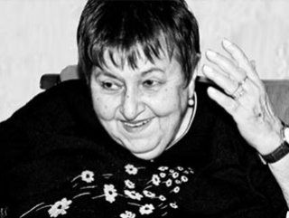 Suna Pekuysal kimdir