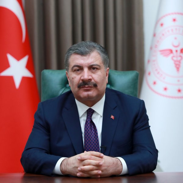 Bakan Koca, hayatını kaybeden Dr. Sinan Kakı'yı andı