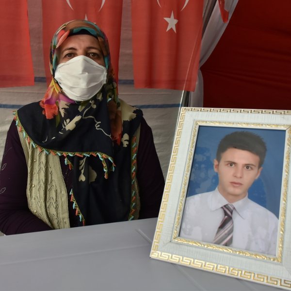 Diyarbakırlı anne: HDP oğlumu aldı, PKK'ya teslim etti