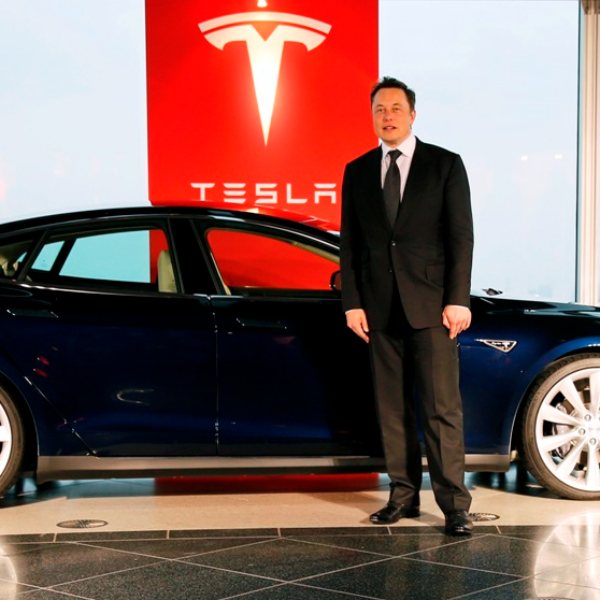 Tesla, şimdi de elektrikli minibüs modeli geliştiriyor