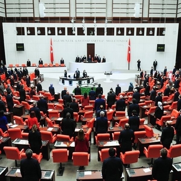 Ekonomiyi ilgilendiren torba yasa TBMM'de kabul edildi.