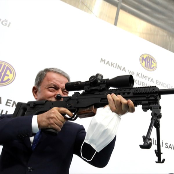 Bakan Akar, çeşitli incelemelerde bulundu