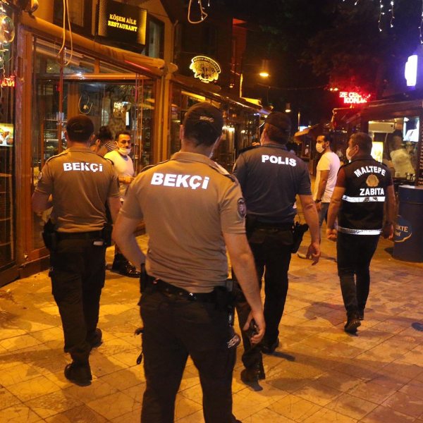 İstanbul'da 'yeni normal' denetiminde 43 cezai işlem
