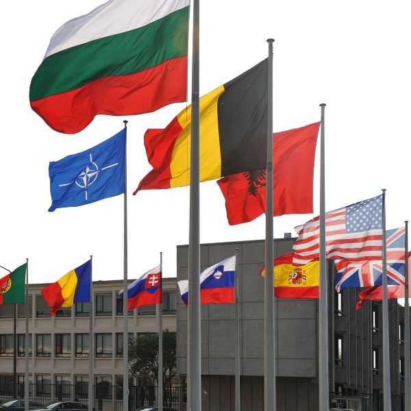 11 NATO ülkesi, pilot eğitimleri için ortak tesis kuracak