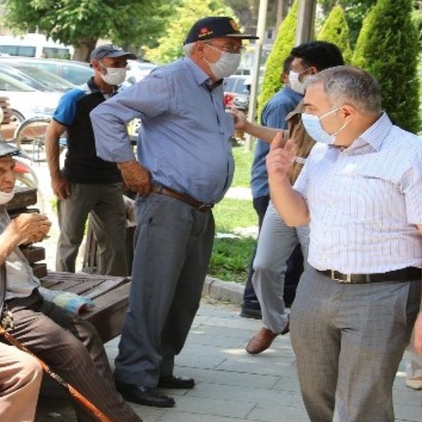 Manisa ve Hakkari'de maske takma zorunluluğu getirildi