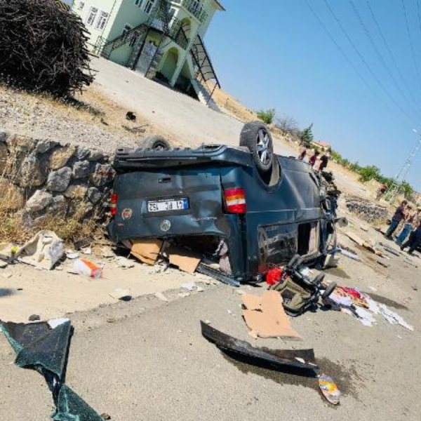 Malatya'da araç devrildi: 1 ölü, 4 yaralı