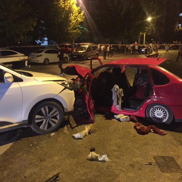 Ankara'da hatalı sollama kazaya sebep oldu:1 ölü 5 yaralı