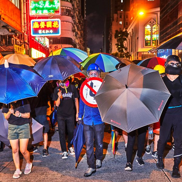 Sosyal medya platformlarından Hong Kong kararı