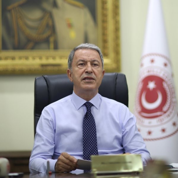 Bakan Akar'dan FETÖ ile mücadele mesajı