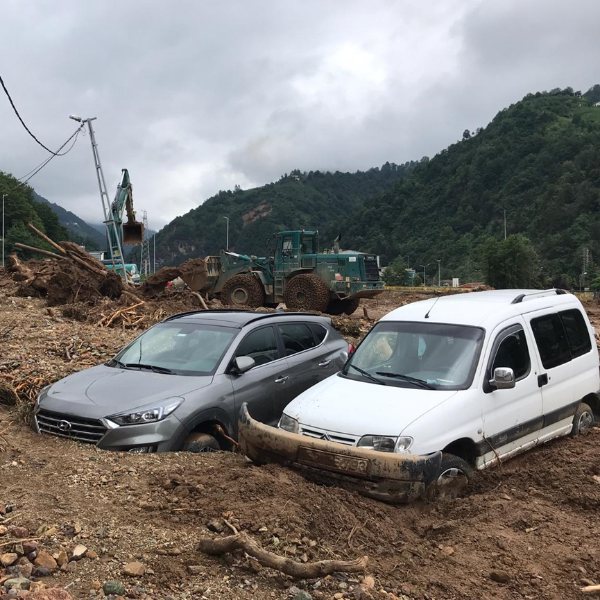 Artvin ve Rize'de ulaşılamayan vatandaş kalmadı
