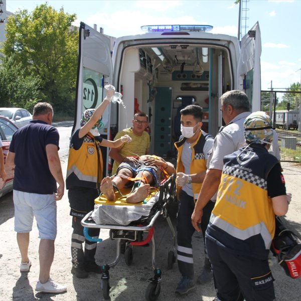 Çerkezköy'de elektrik akımına kapılan genç ağır yaralandı