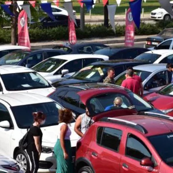 Otomobil pazarlarında yeni koronavirüs önlemleri
