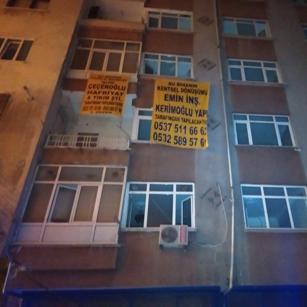 Bahçelievler’de binanın balkonu çöktü: 1 yaralı
