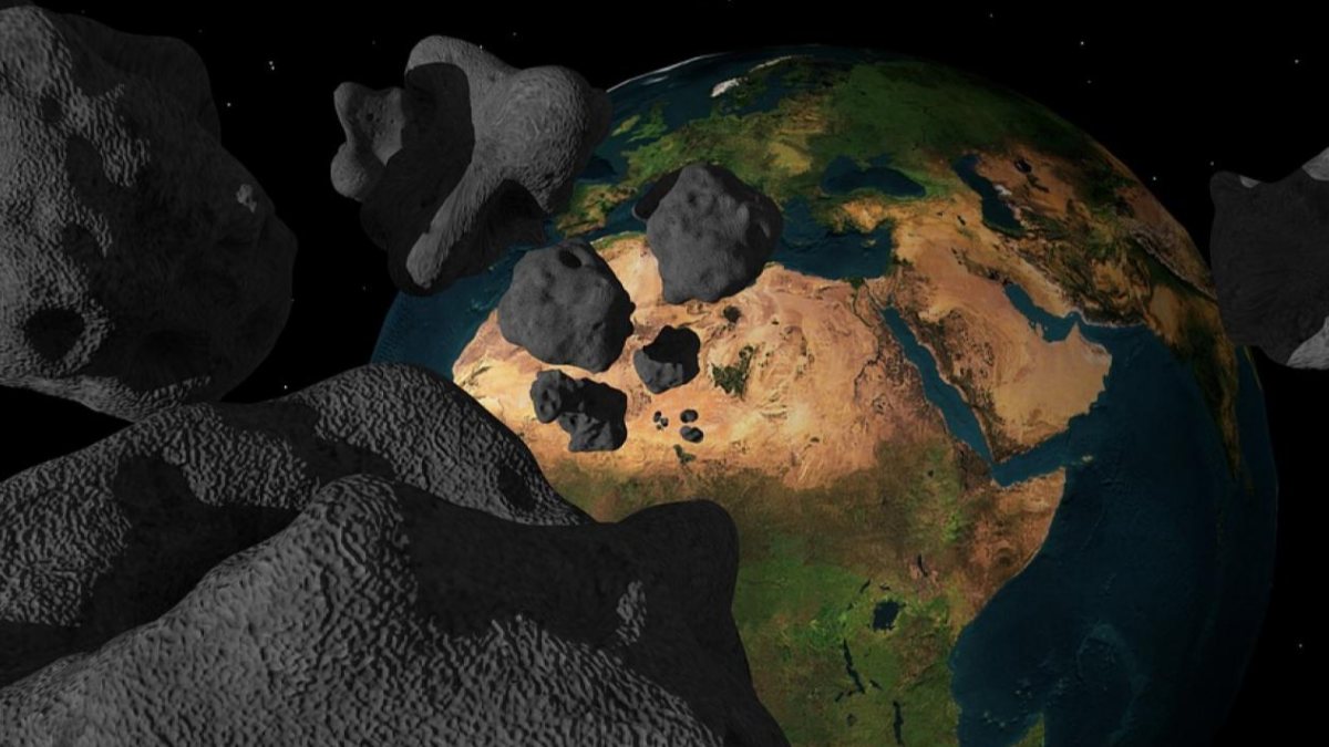 NASA: Bir göktaşı ilk defa Dünya'nın bu kadar yakınından geçti