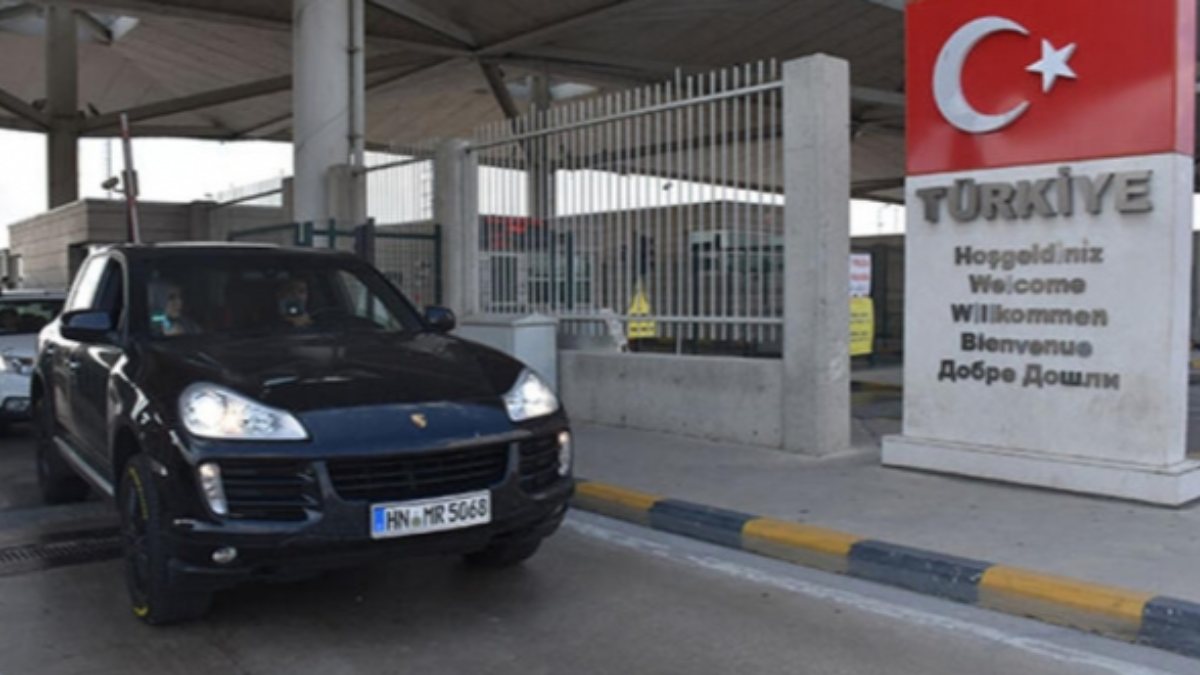 Yabancı plakalı araçların Türkiye'de kalma süresi uzatıldı