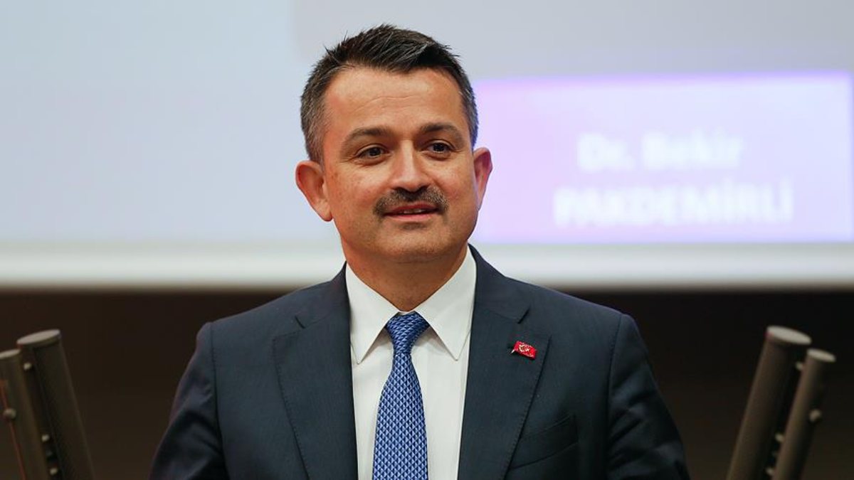 Tarım ve Orman Bakanı Bekir Pakdemirli: Kuru üzüm fiyatını 12,5 liranın altına düşürmeyeceğiz