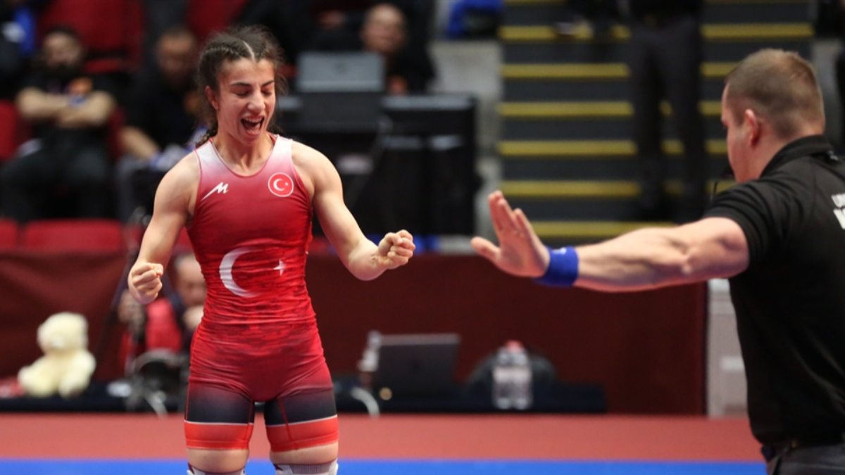 Milli güreşçi Evin Demirhan, Tokyo Olimpiyatları'na gidiyor