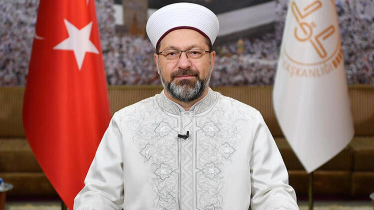 Ali Erbaş, İslam aleminin Berat Kandili'ni tebrik etti