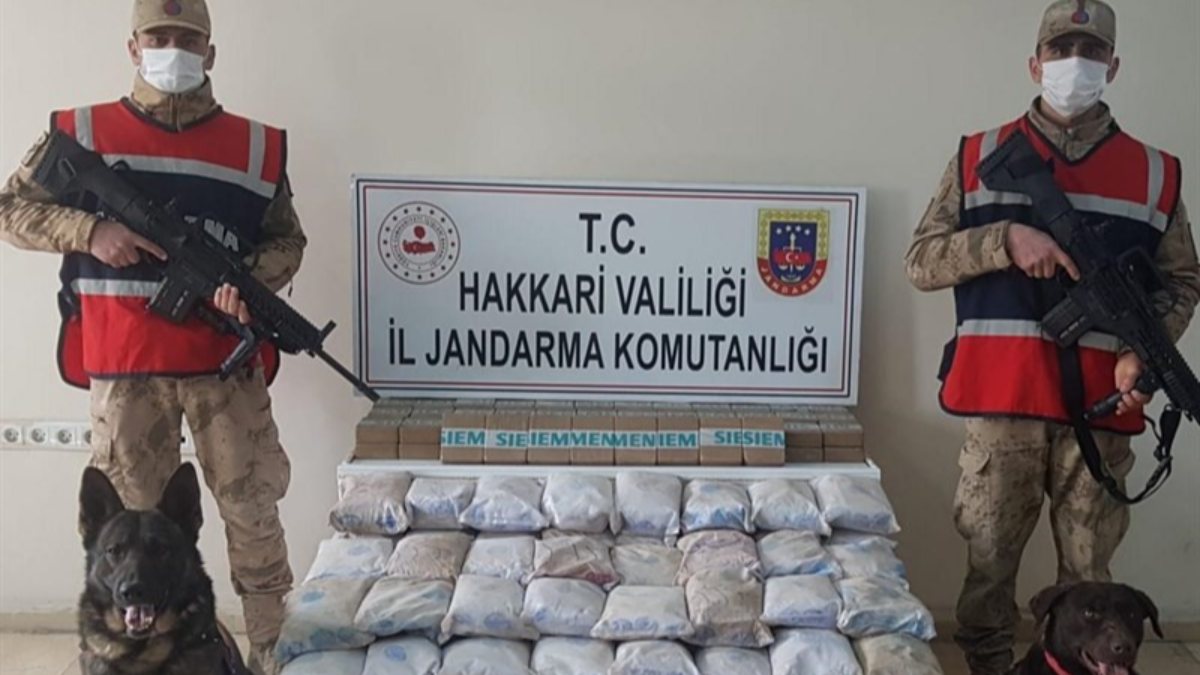 Hakkari'de 105 kilo uyuşturucu ele geçirildi