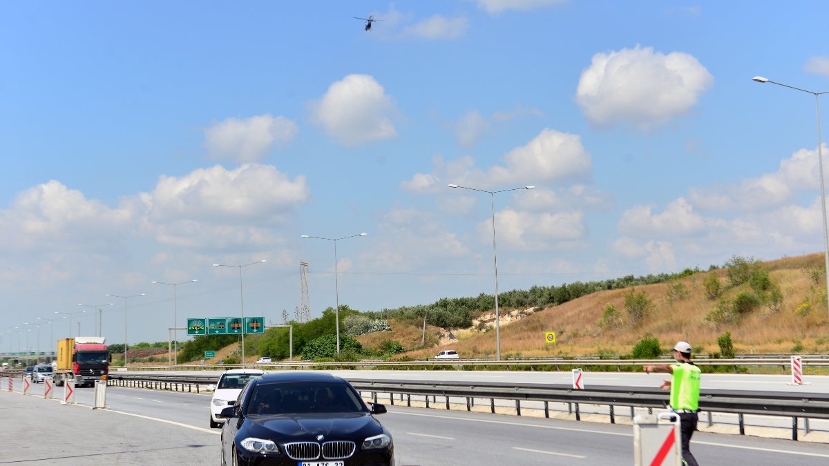 Adana’da helikopterli trafik denetimi