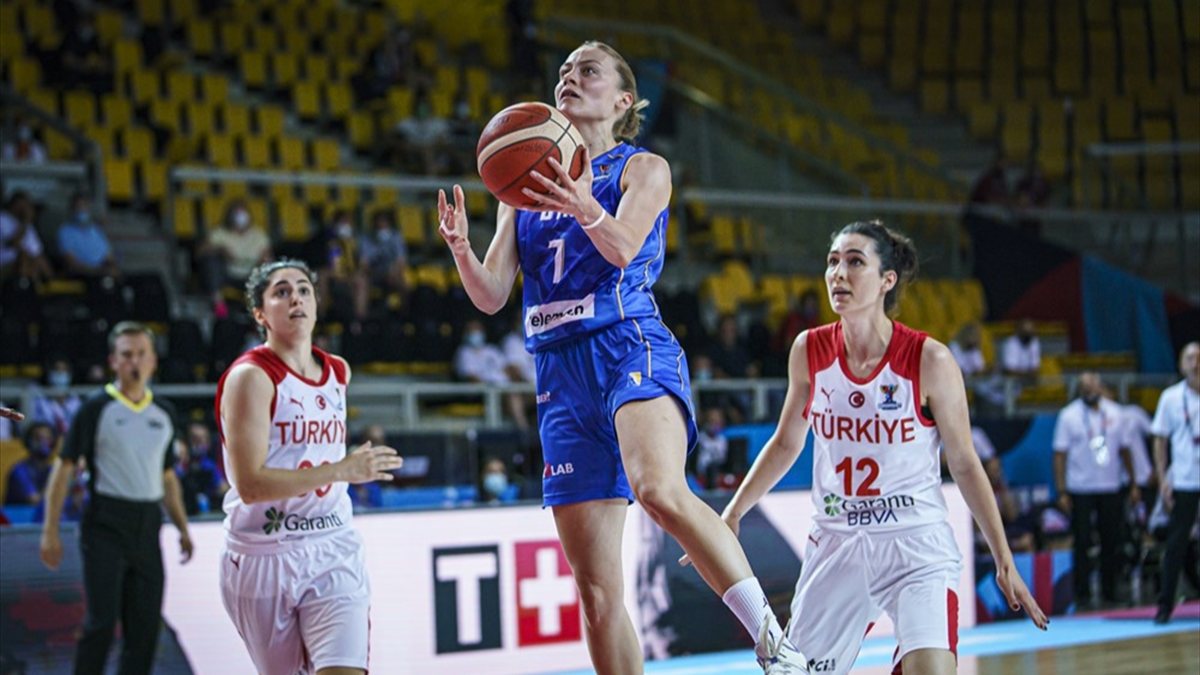 Potanın Perileri, Bosna Hersek maçını kaybetti